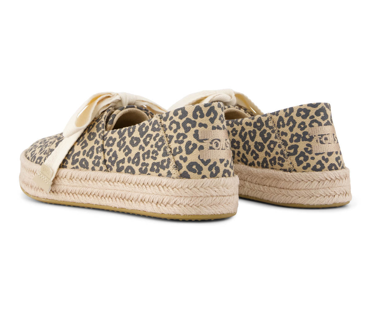 TOM10023047_W_CarolinaLaceUp_OatmealSmallLeopardSpots_B.jpg