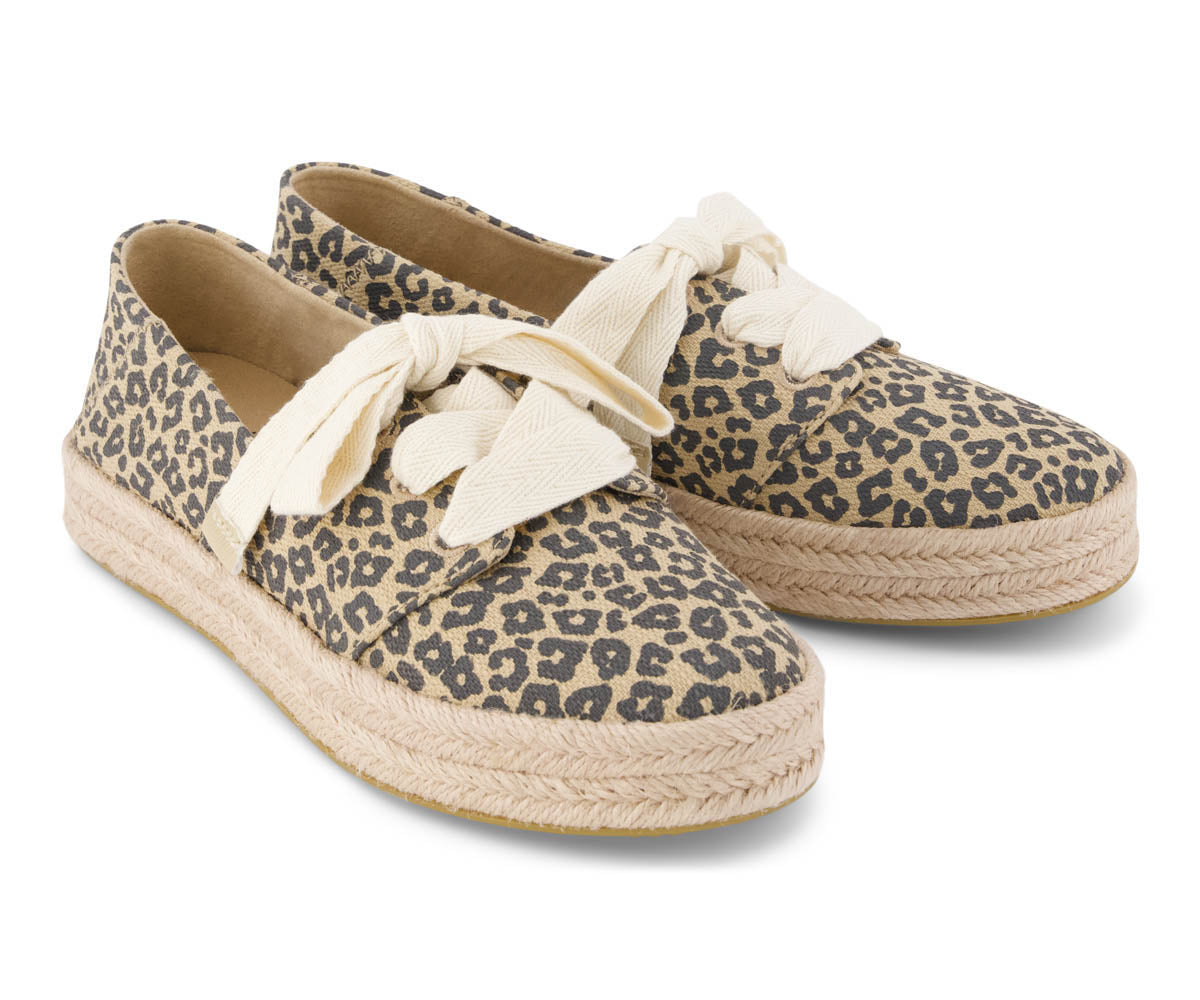 TOM10023047_W_CarolinaLaceUp_OatmealSmallLeopardSpots_F.jpg