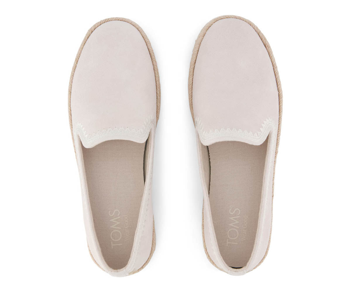TOM10023050_W_Carolina_SoftGreySuedeEmbroidery_T.jpg